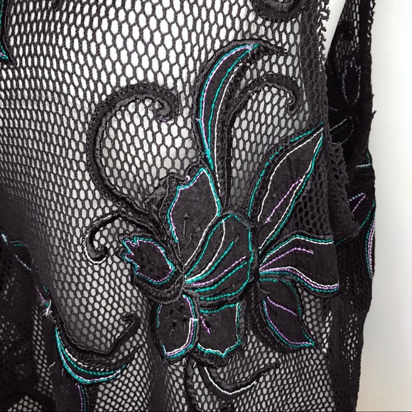 ❌SOLD❌ FREE PEOPLE Embroidered Appliqué Top - Picture 6 of 8